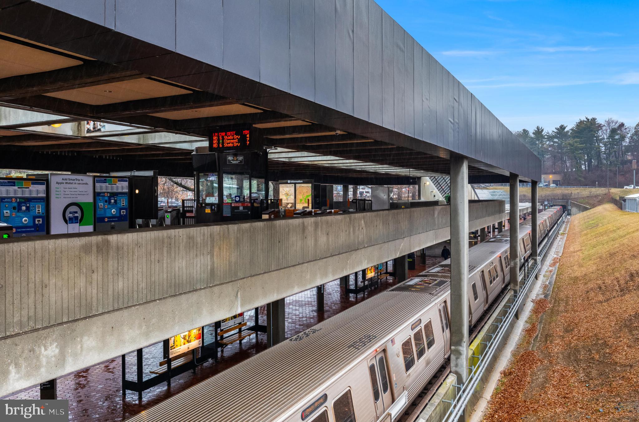 10636 MONTROSE AVENUE 101