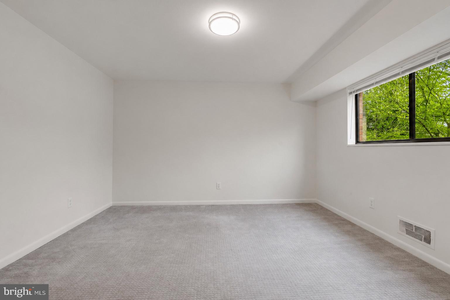 10636 MONTROSE AVENUE 101