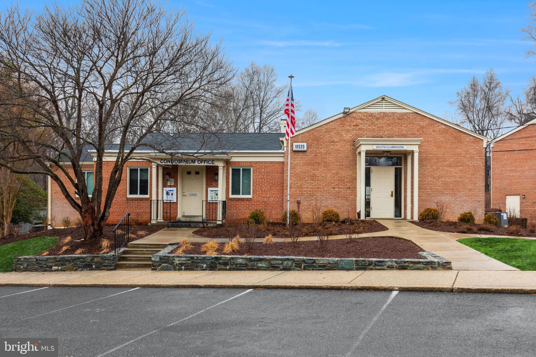 10636 MONTROSE AVENUE 101