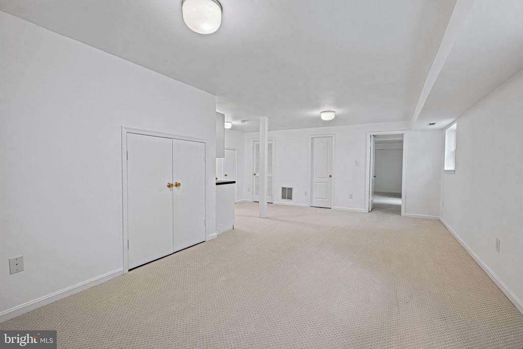 3009 WINDY KNOLL COURT