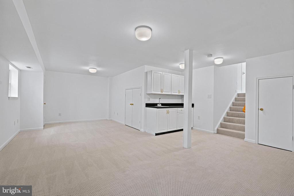 3009 WINDY KNOLL COURT