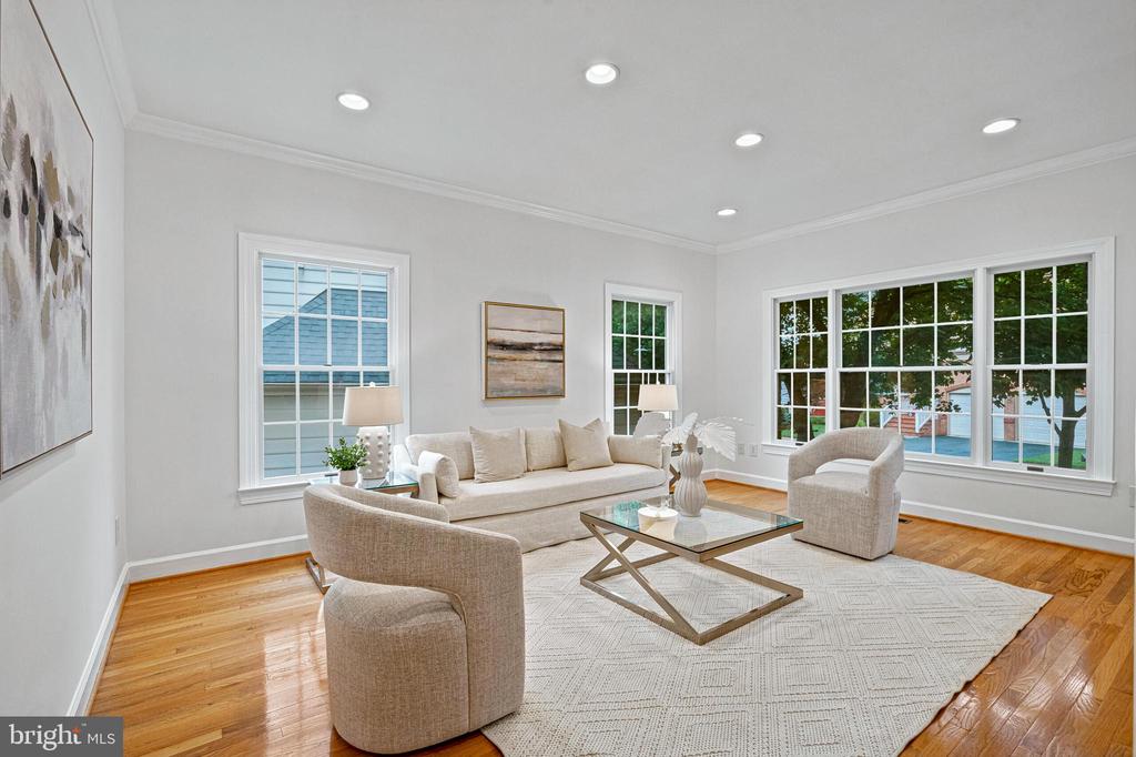 3009 WINDY KNOLL COURT