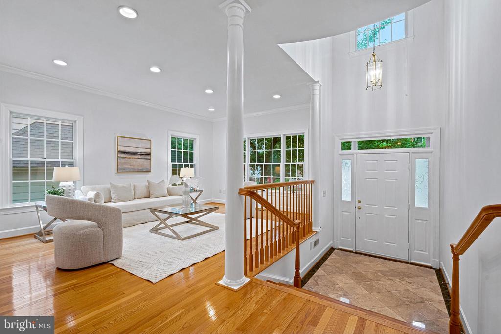 3009 WINDY KNOLL COURT