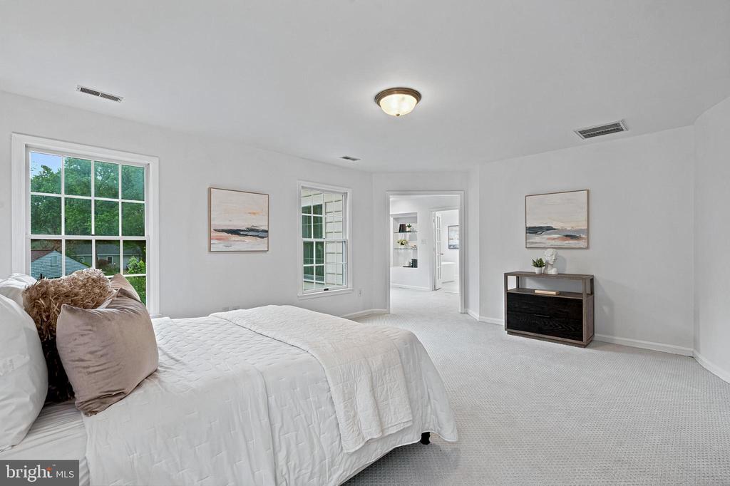 3009 WINDY KNOLL COURT