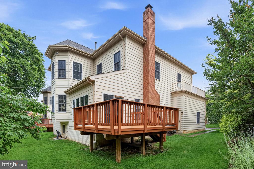 3009 WINDY KNOLL COURT