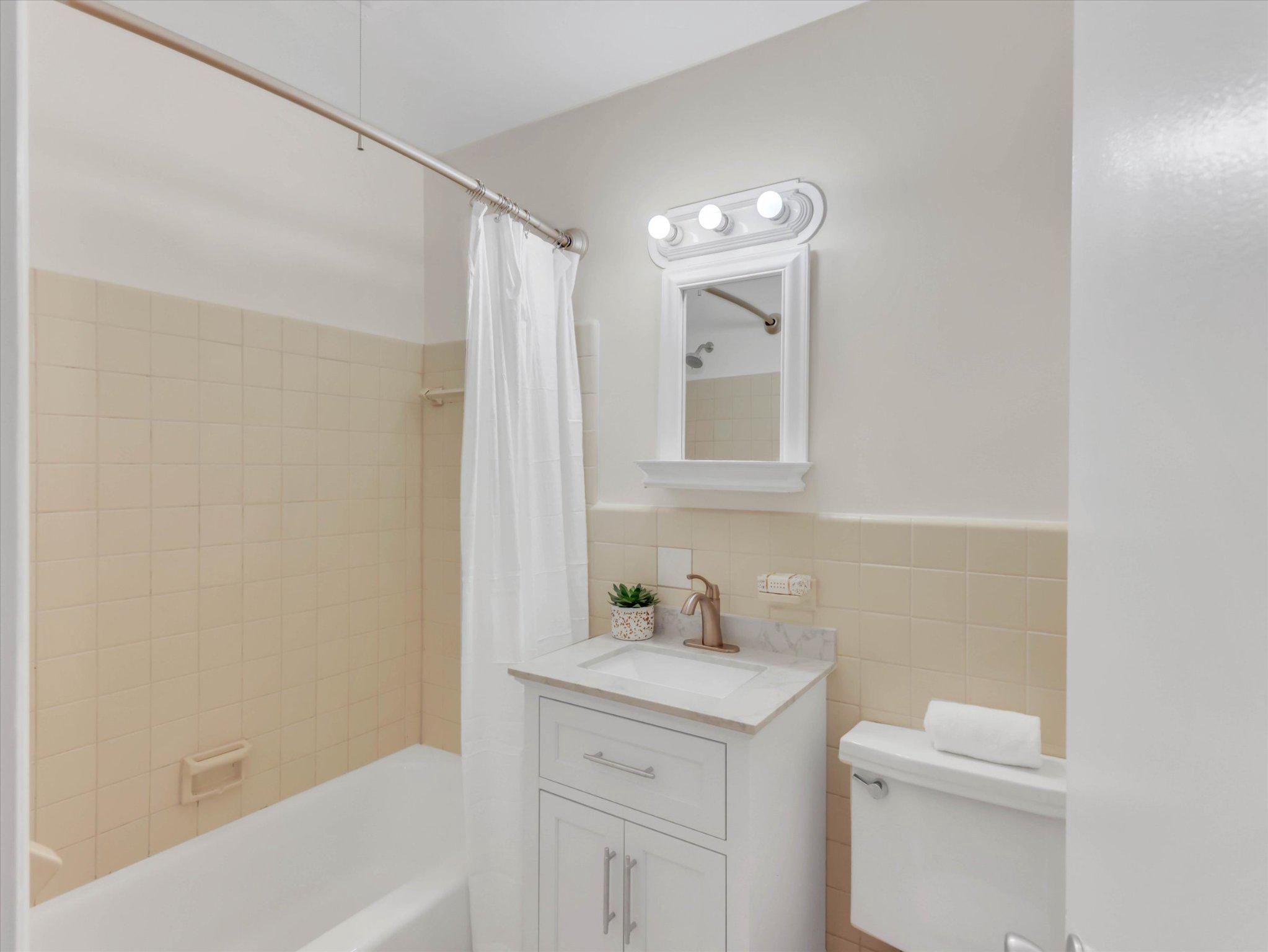 10524 WEYMOUTH STREET Unit: 202
