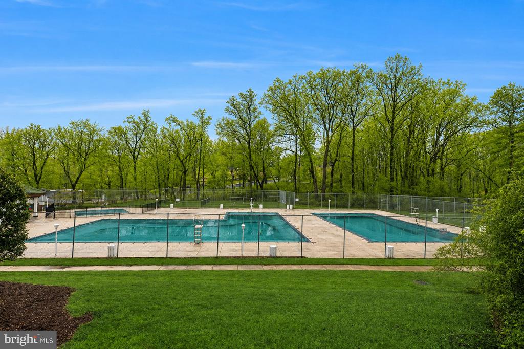 10524 WEYMOUTH STREET Unit: 202