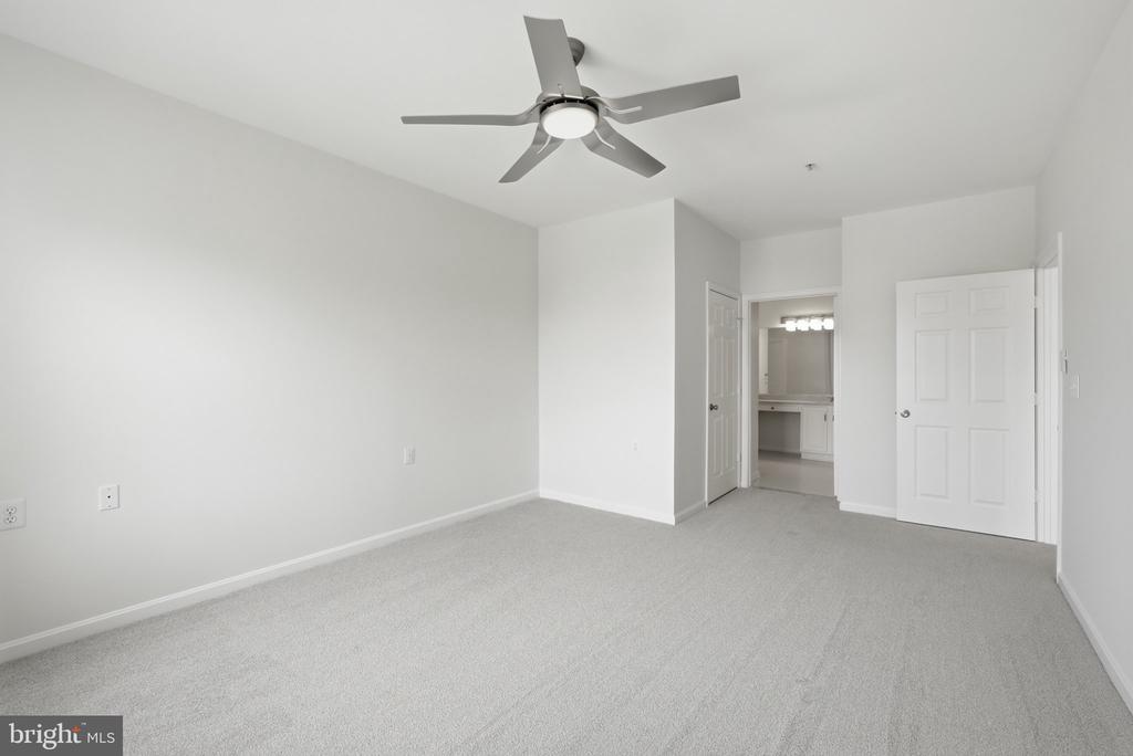 14040 NEW ACADIA LANE Unit: 405