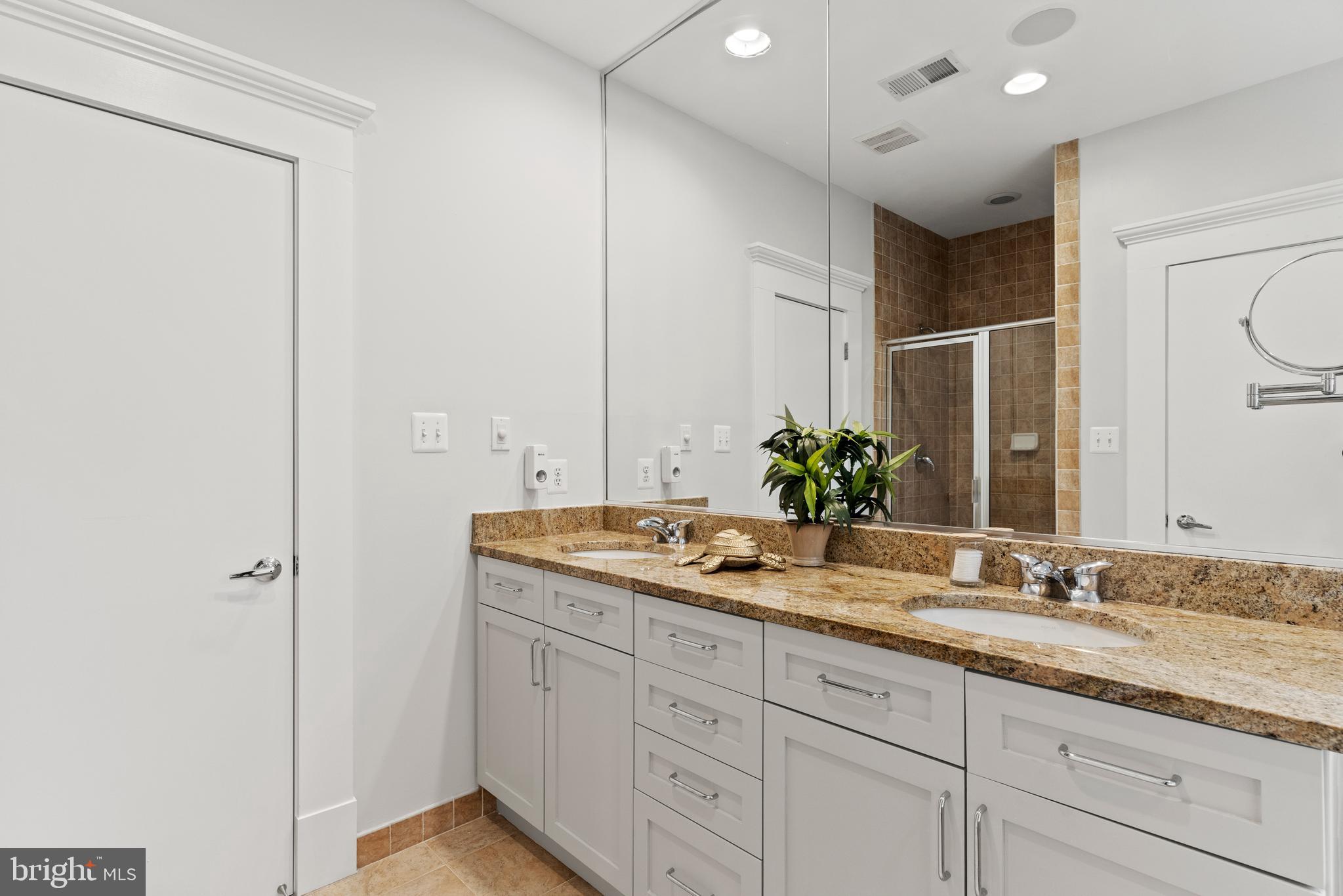 2011 N POLLARD STREET