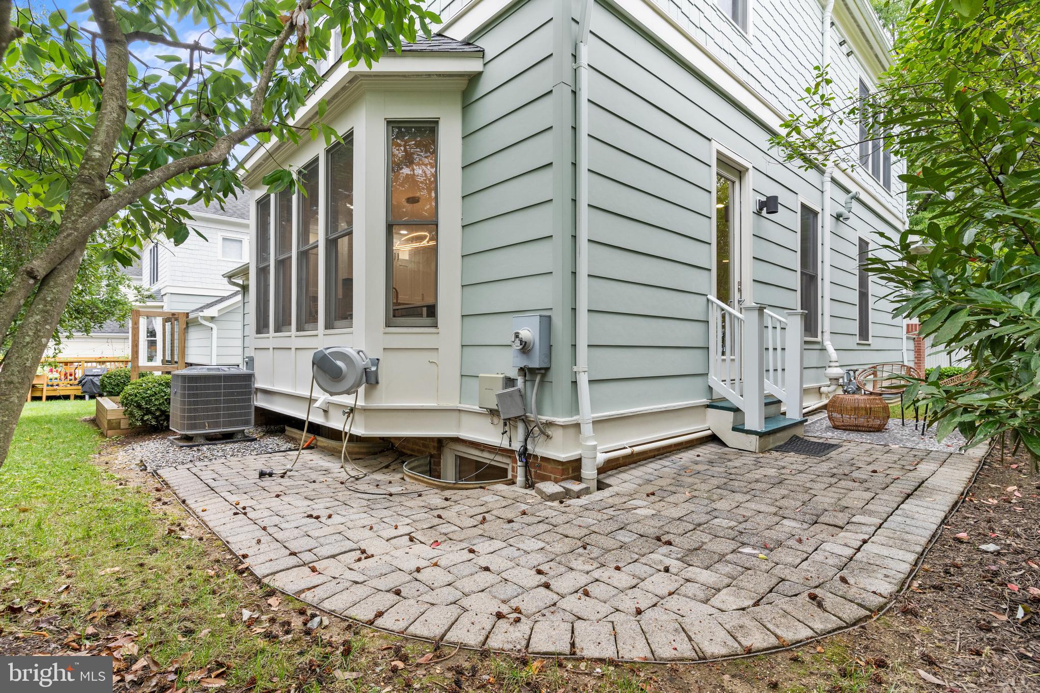 2011 N POLLARD STREET