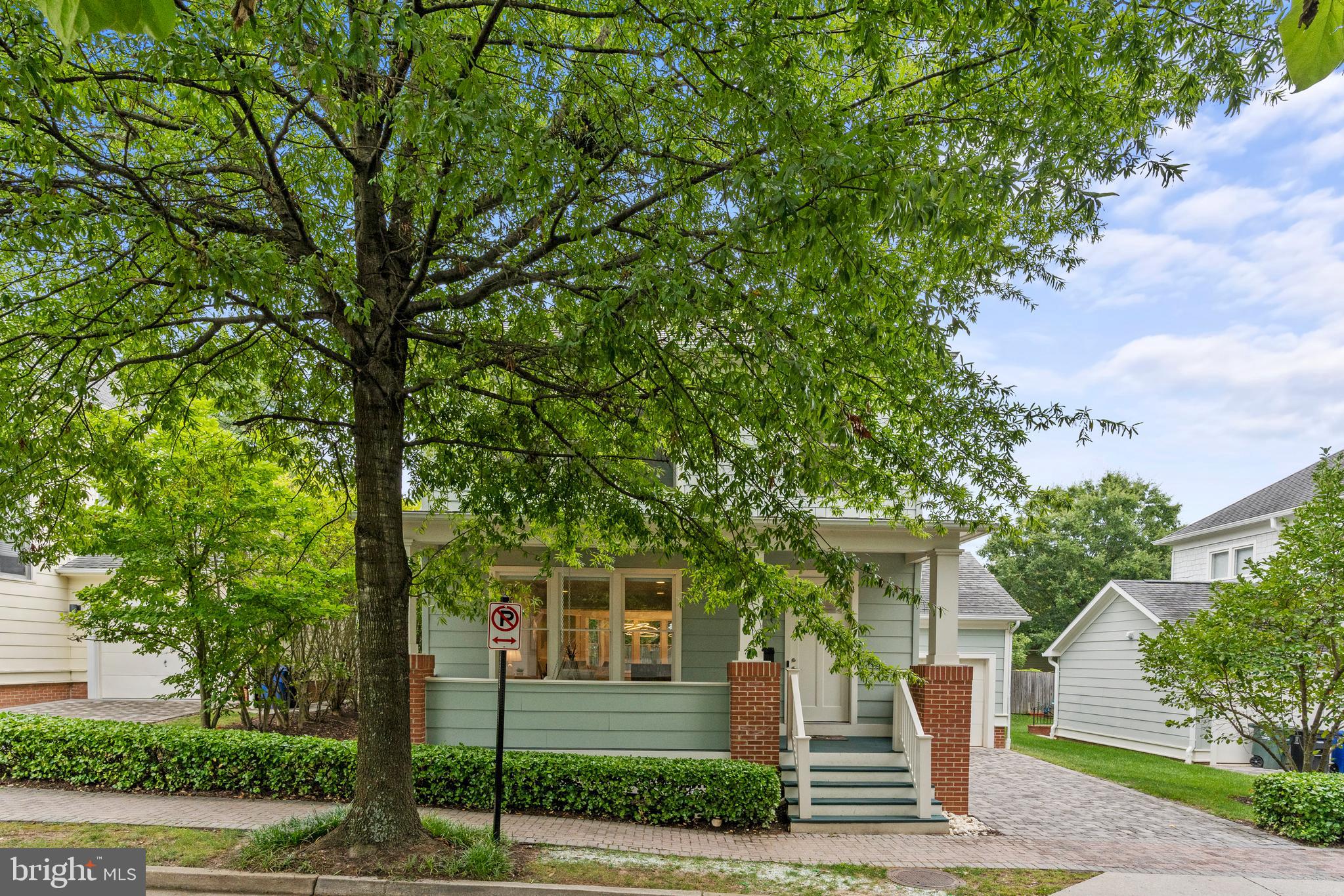 2011 N POLLARD STREET