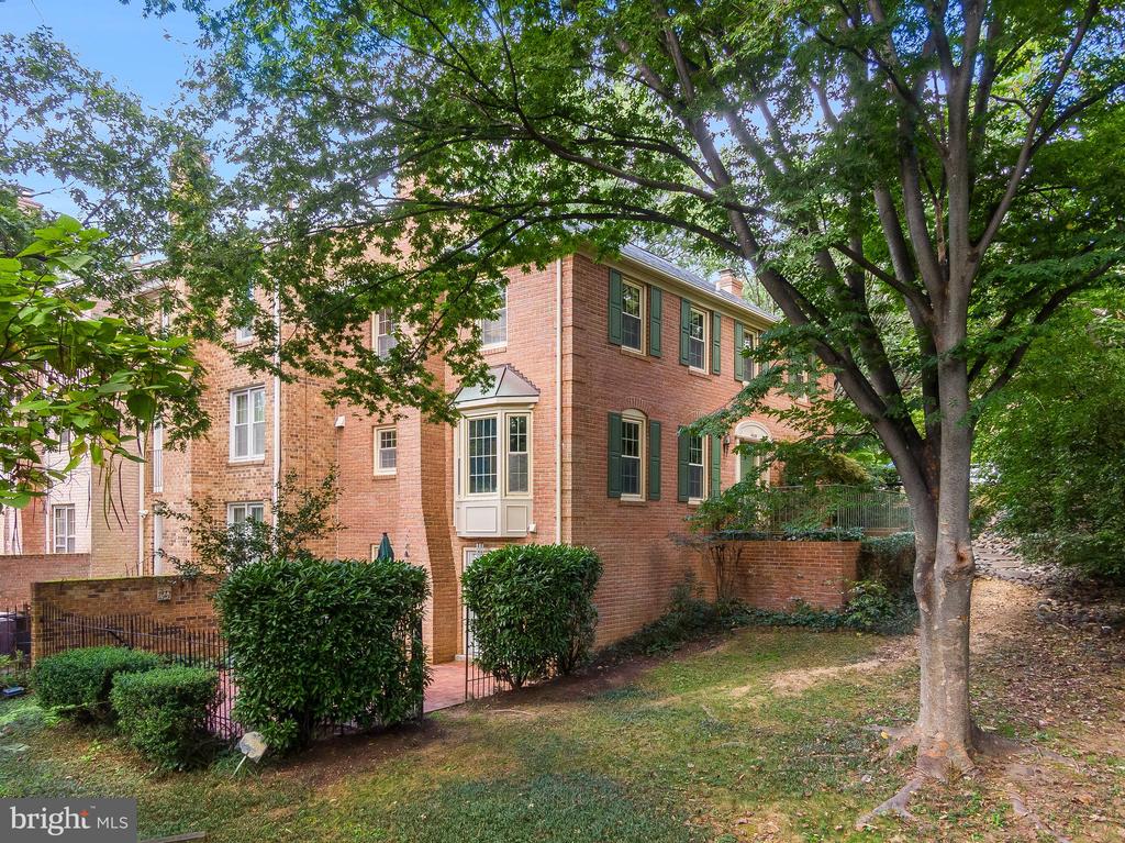 4600 4TH ROAD N