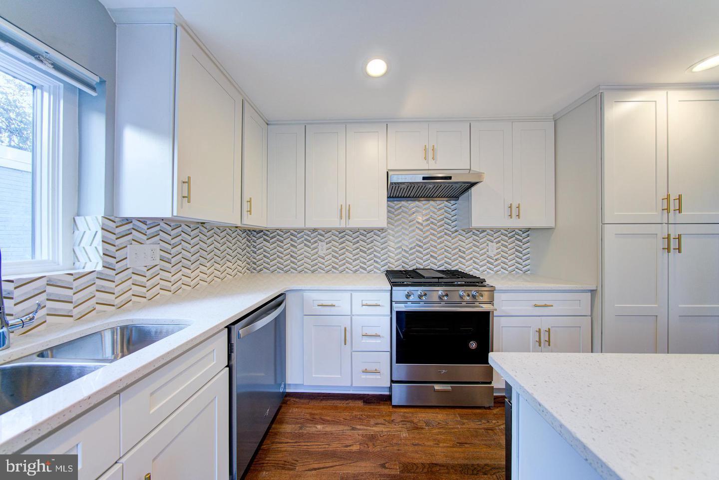 2400 S ARLINGTON RIDGE ROAD