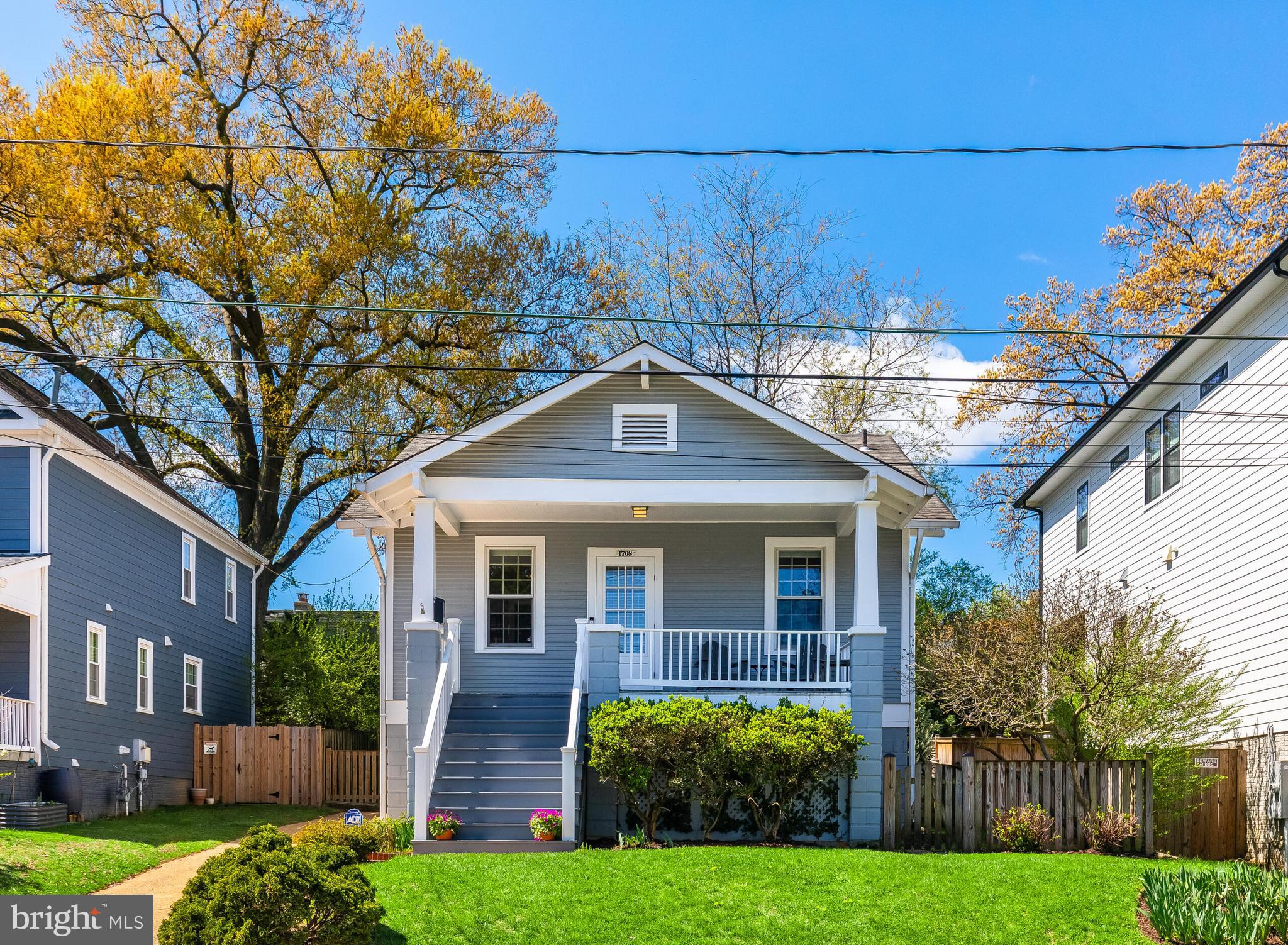 1708 N QUEBEC STREET N