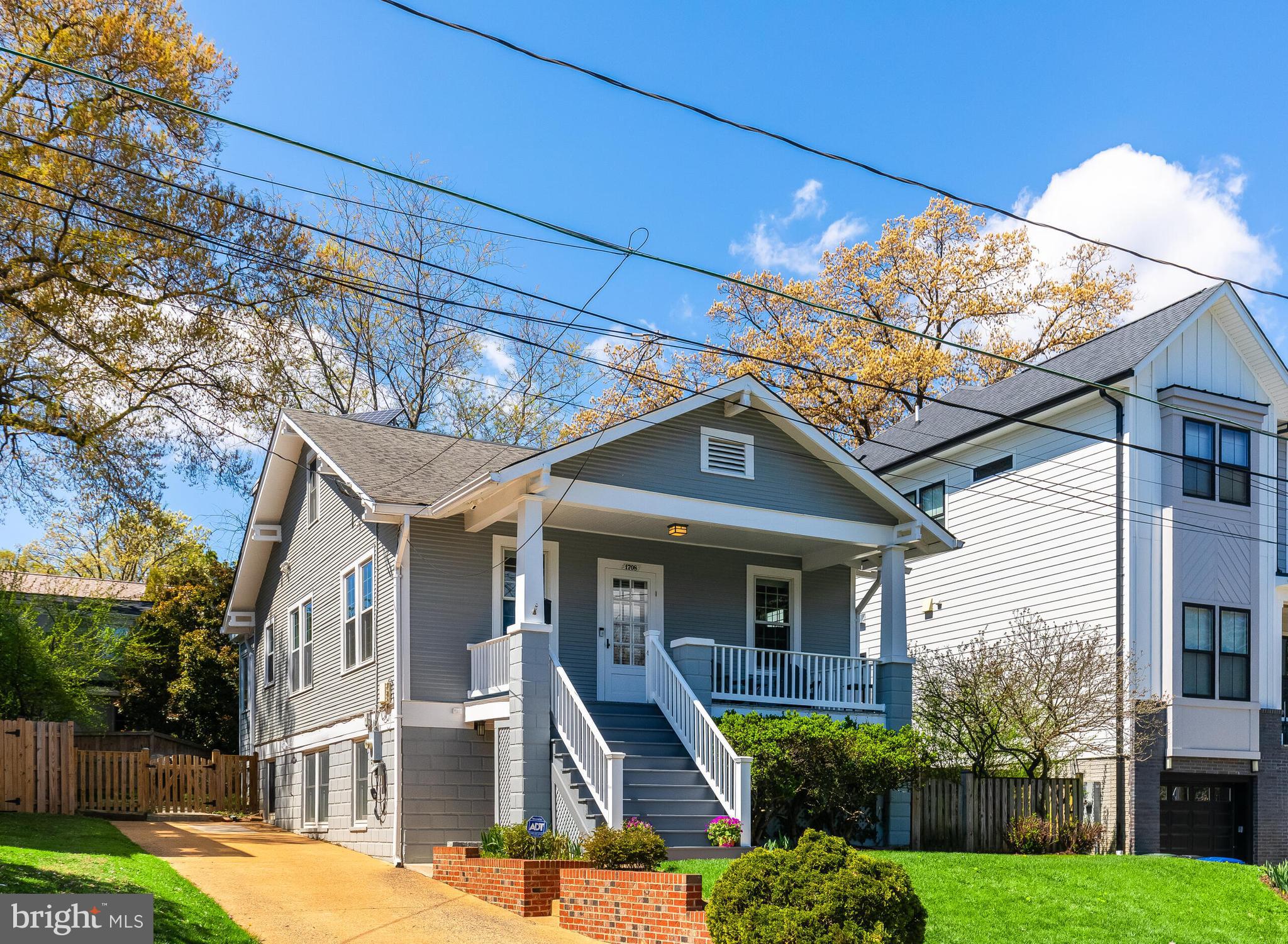 1708 N QUEBEC STREET N