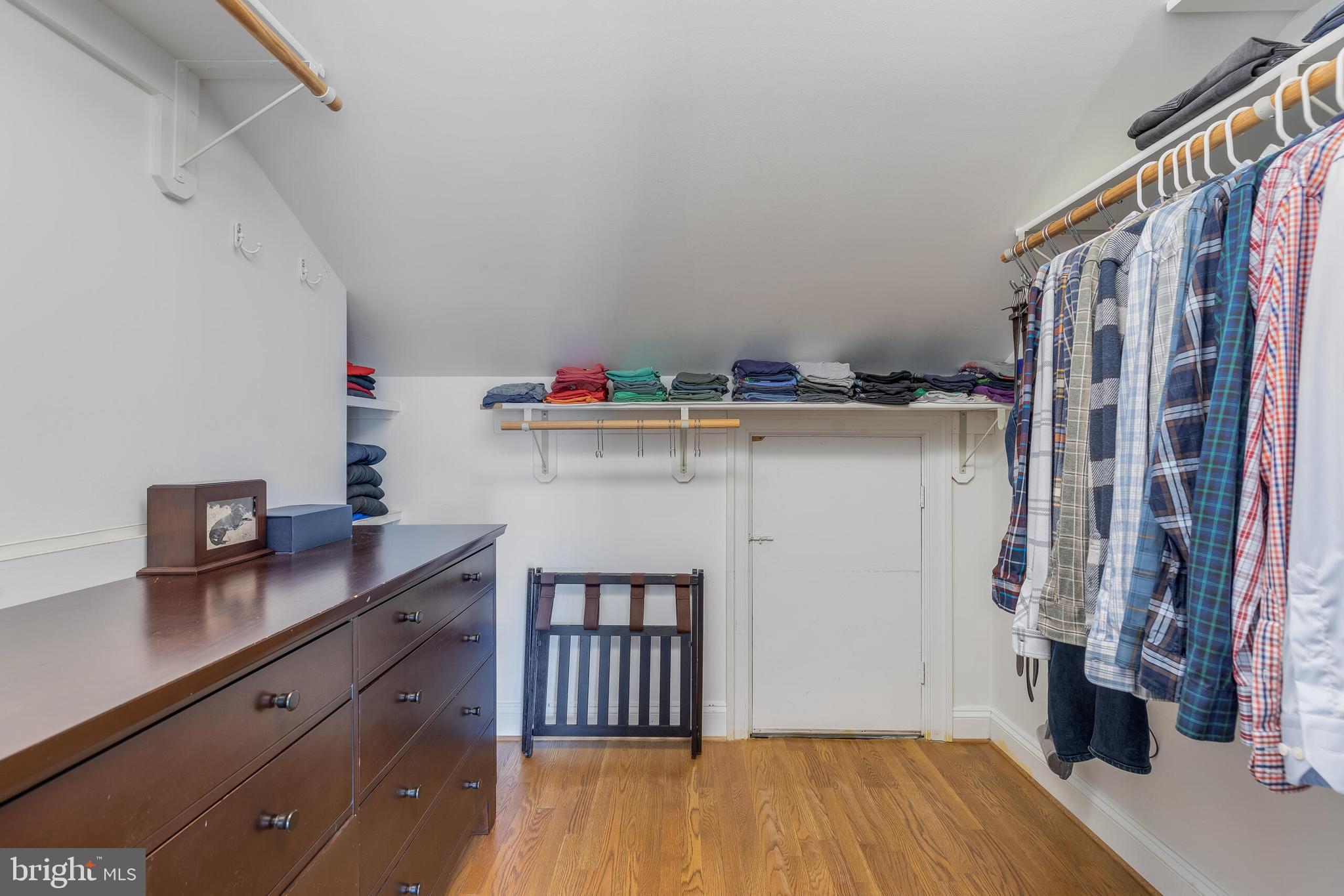 1708 N QUEBEC STREET N