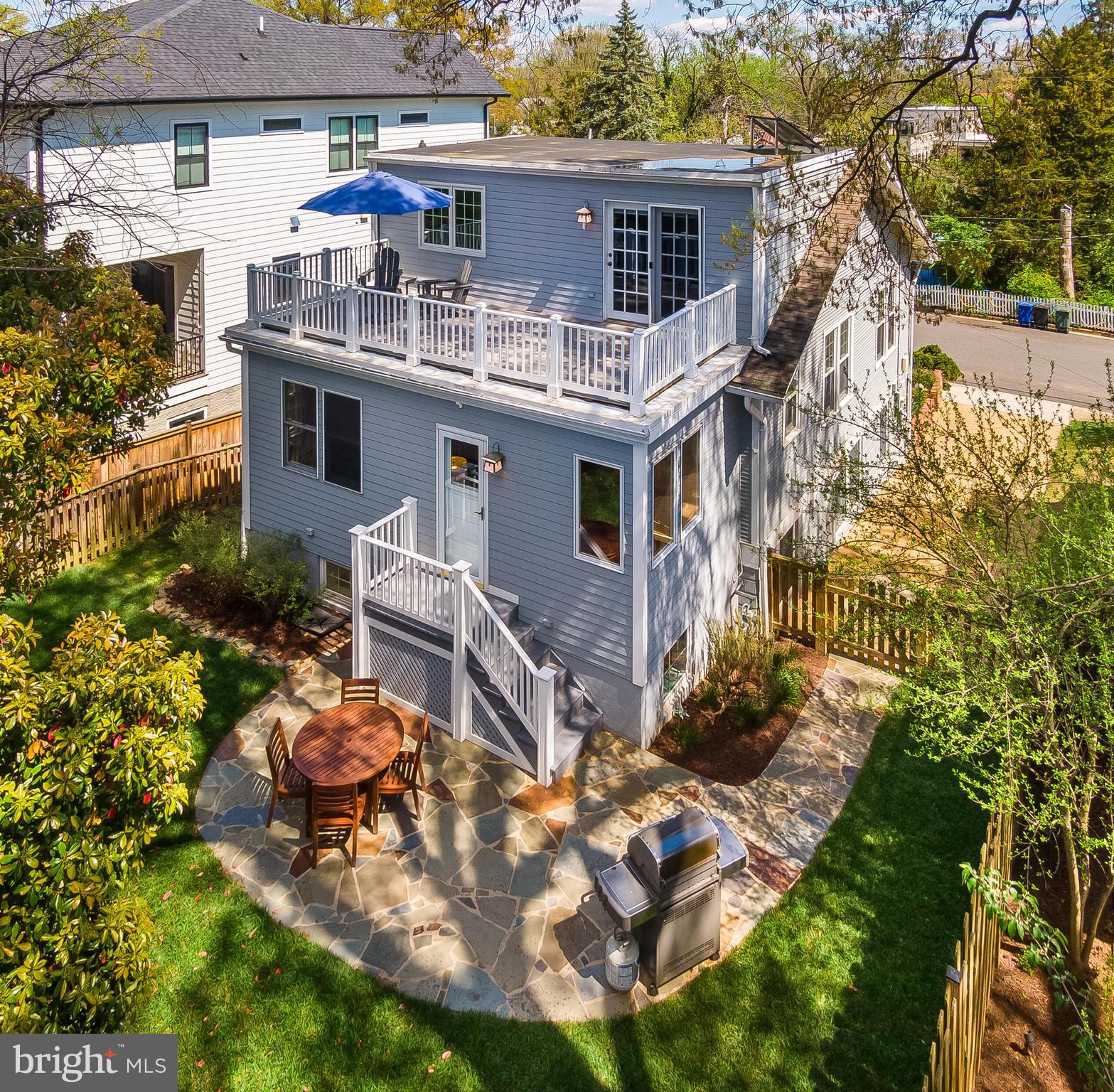 1708 N QUEBEC STREET N