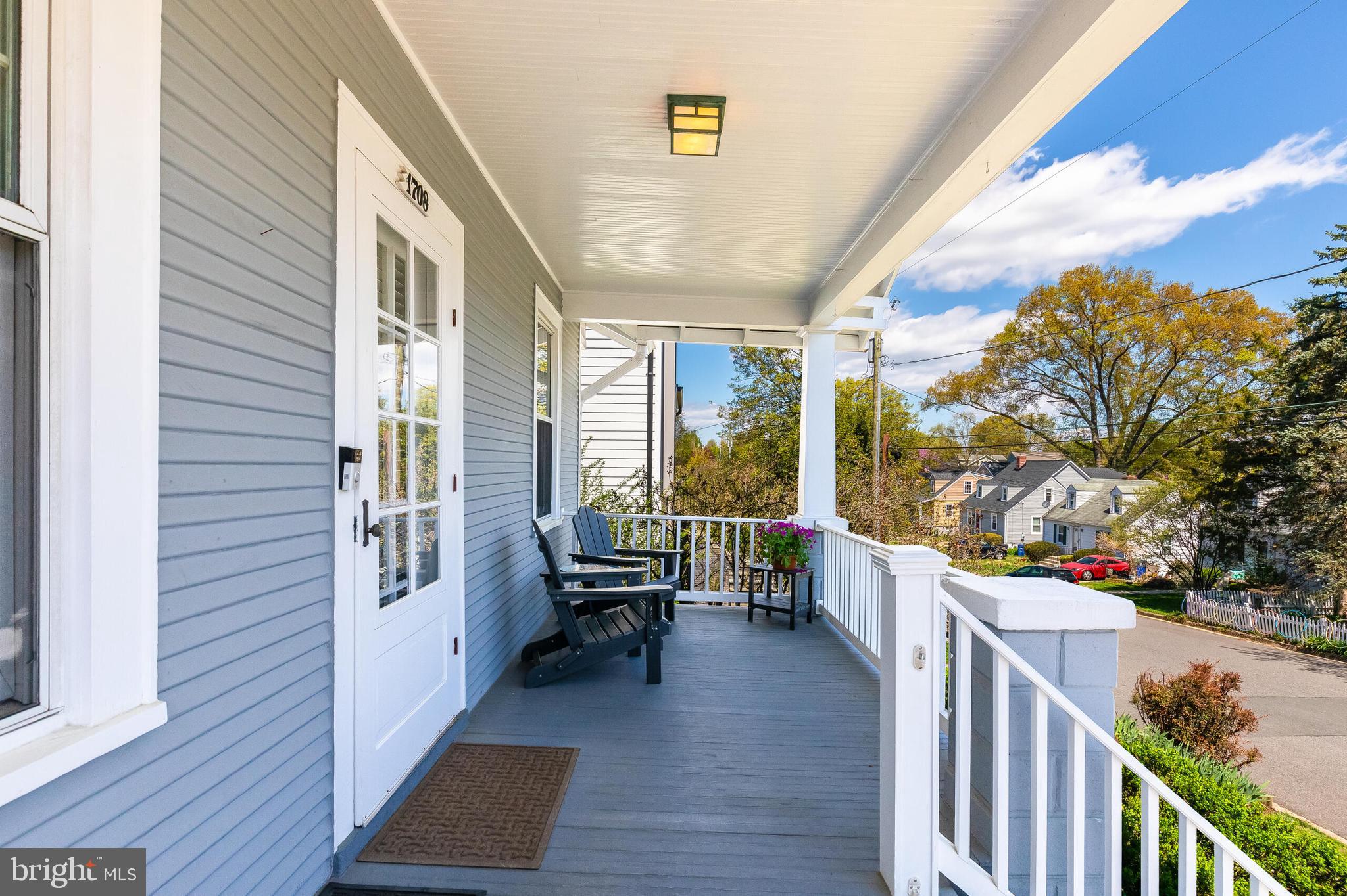 1708 N QUEBEC STREET N