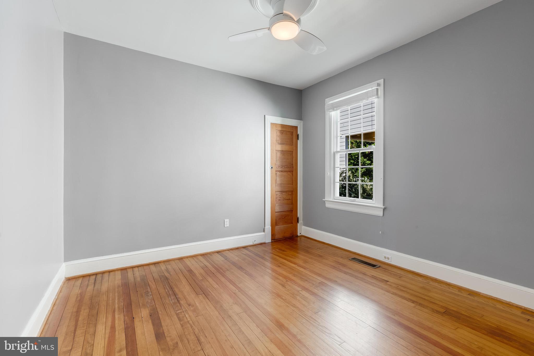 1708 N QUEBEC STREET N