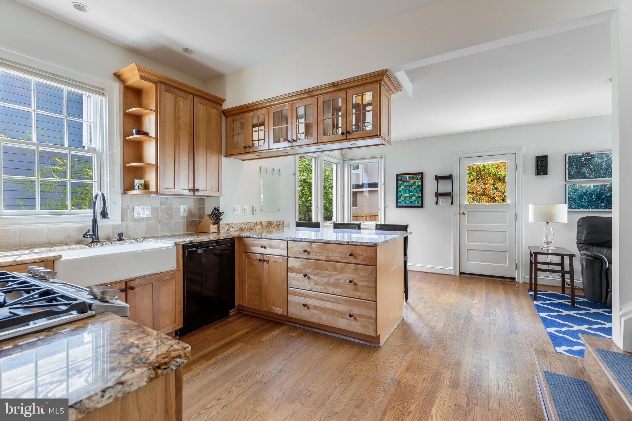 1708 N QUEBEC STREET N