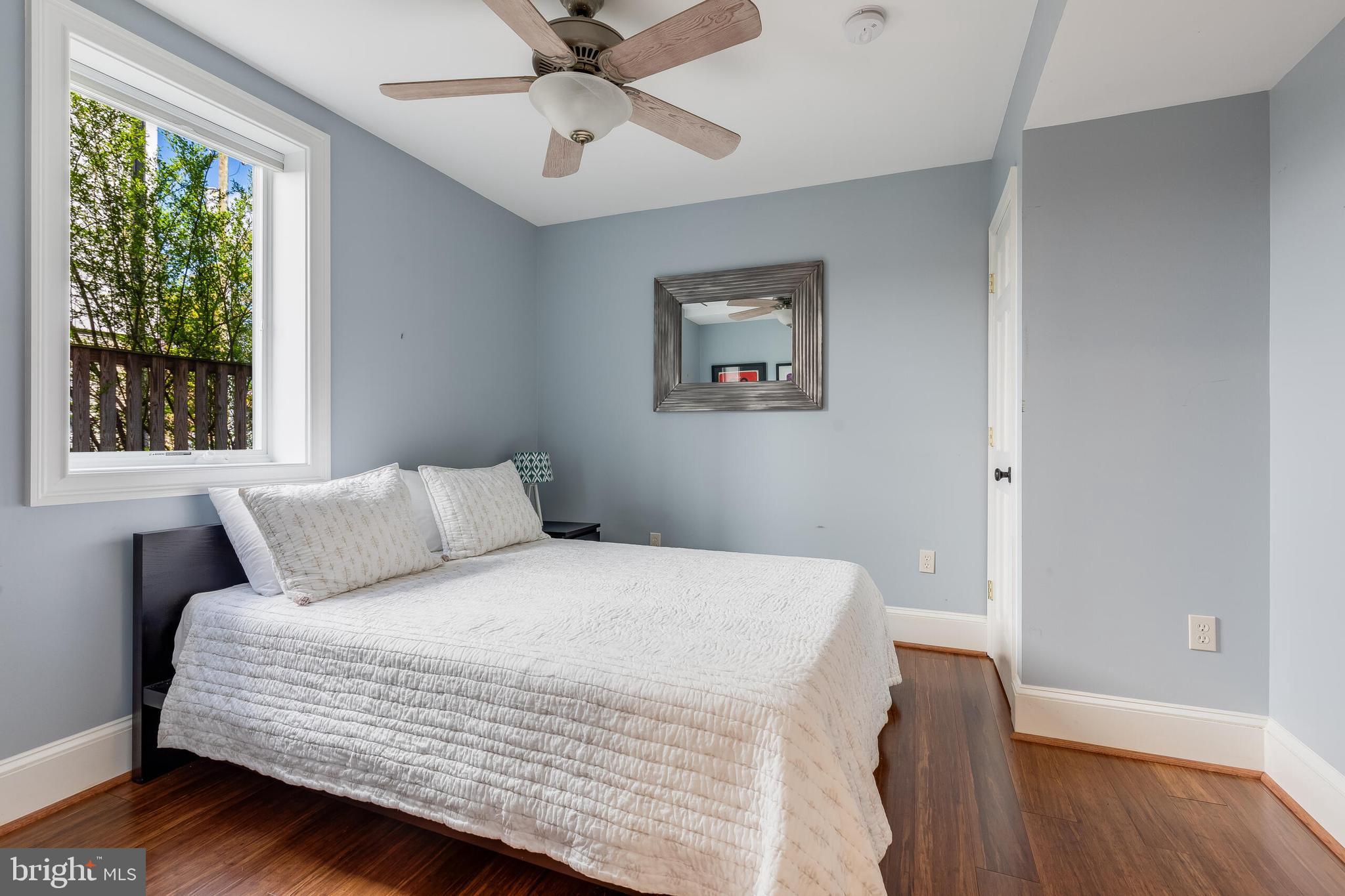 1708 N QUEBEC STREET N