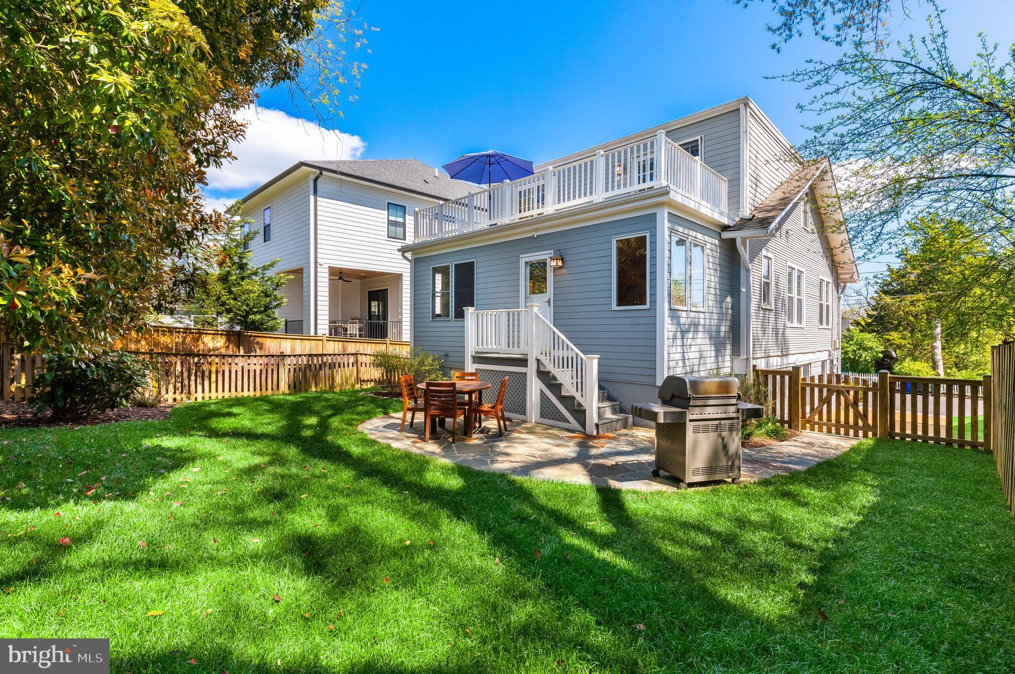 1708 N QUEBEC STREET N