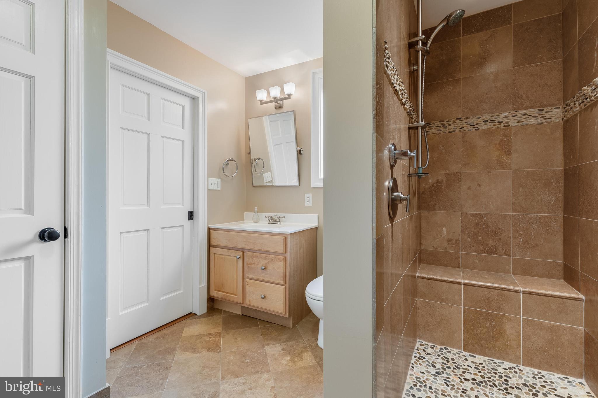 1708 N QUEBEC STREET N