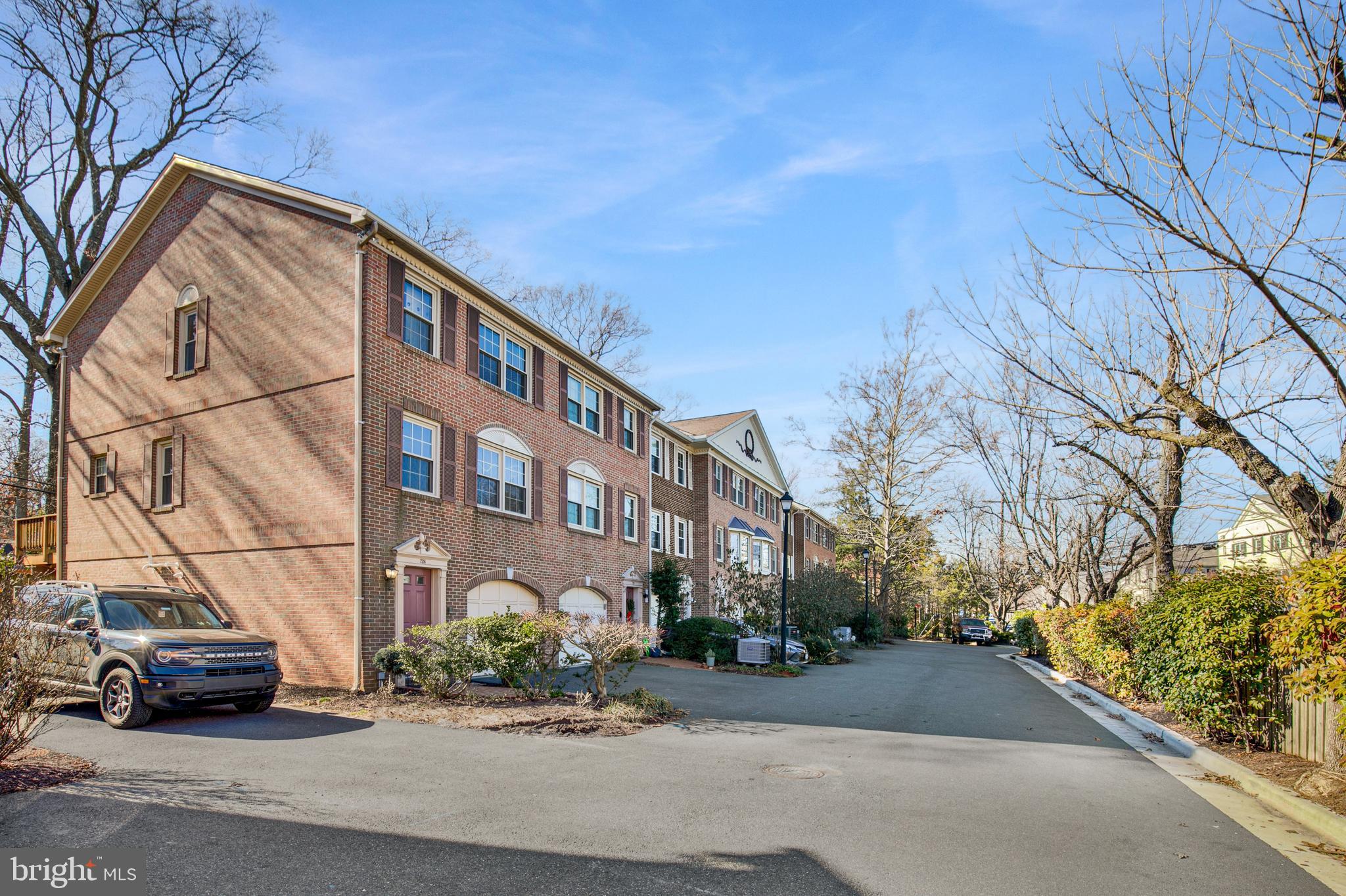 726 W Glebe Road