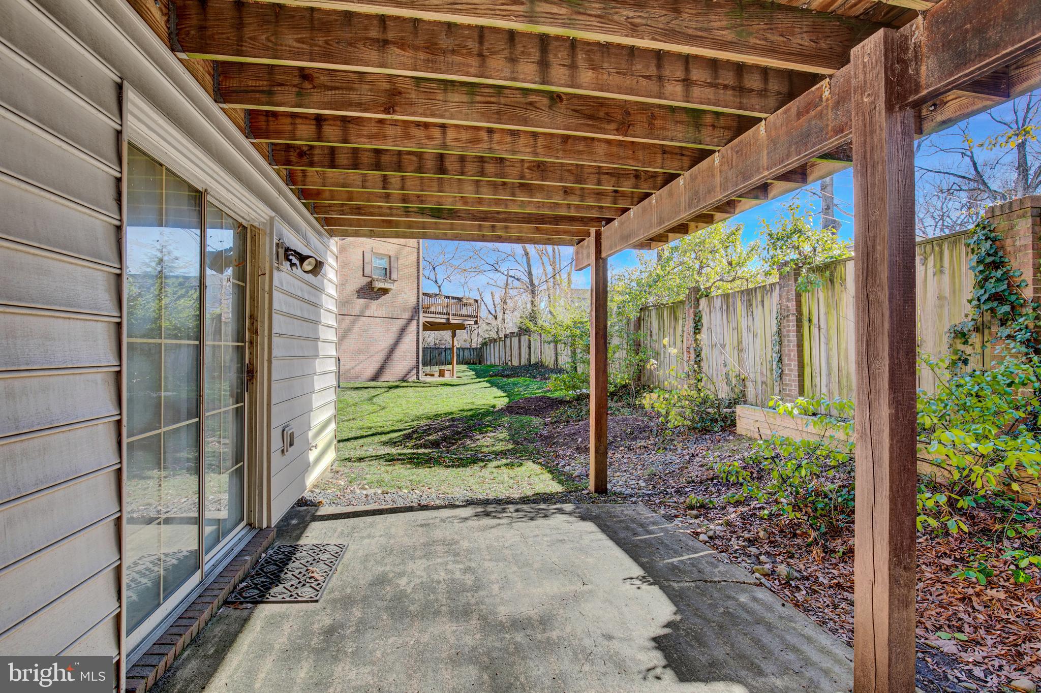 726 W Glebe Road