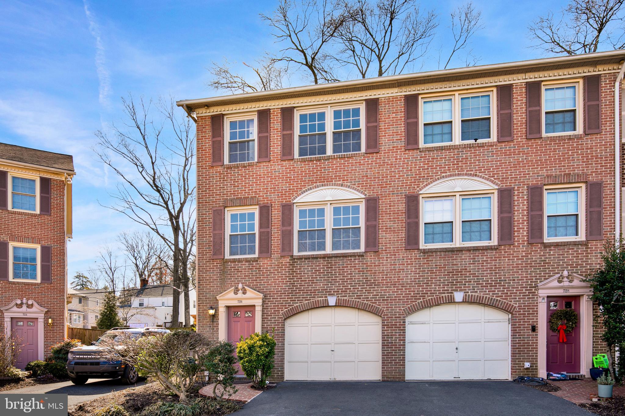 726 W Glebe Road