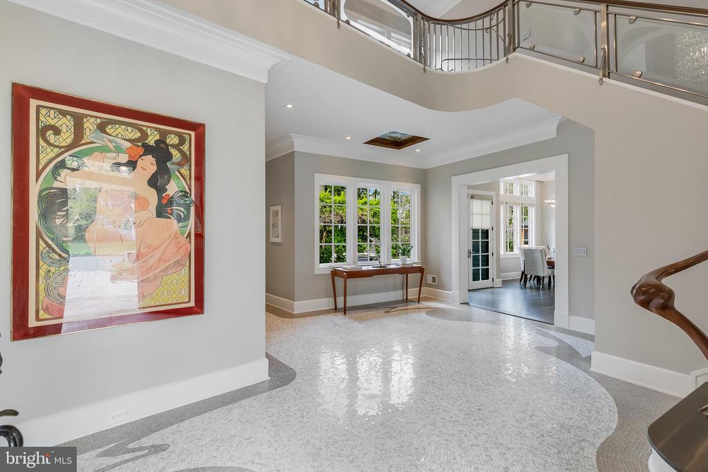608 Timber Ln