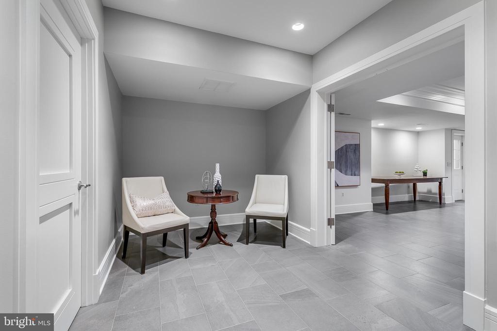 608 Timber Ln