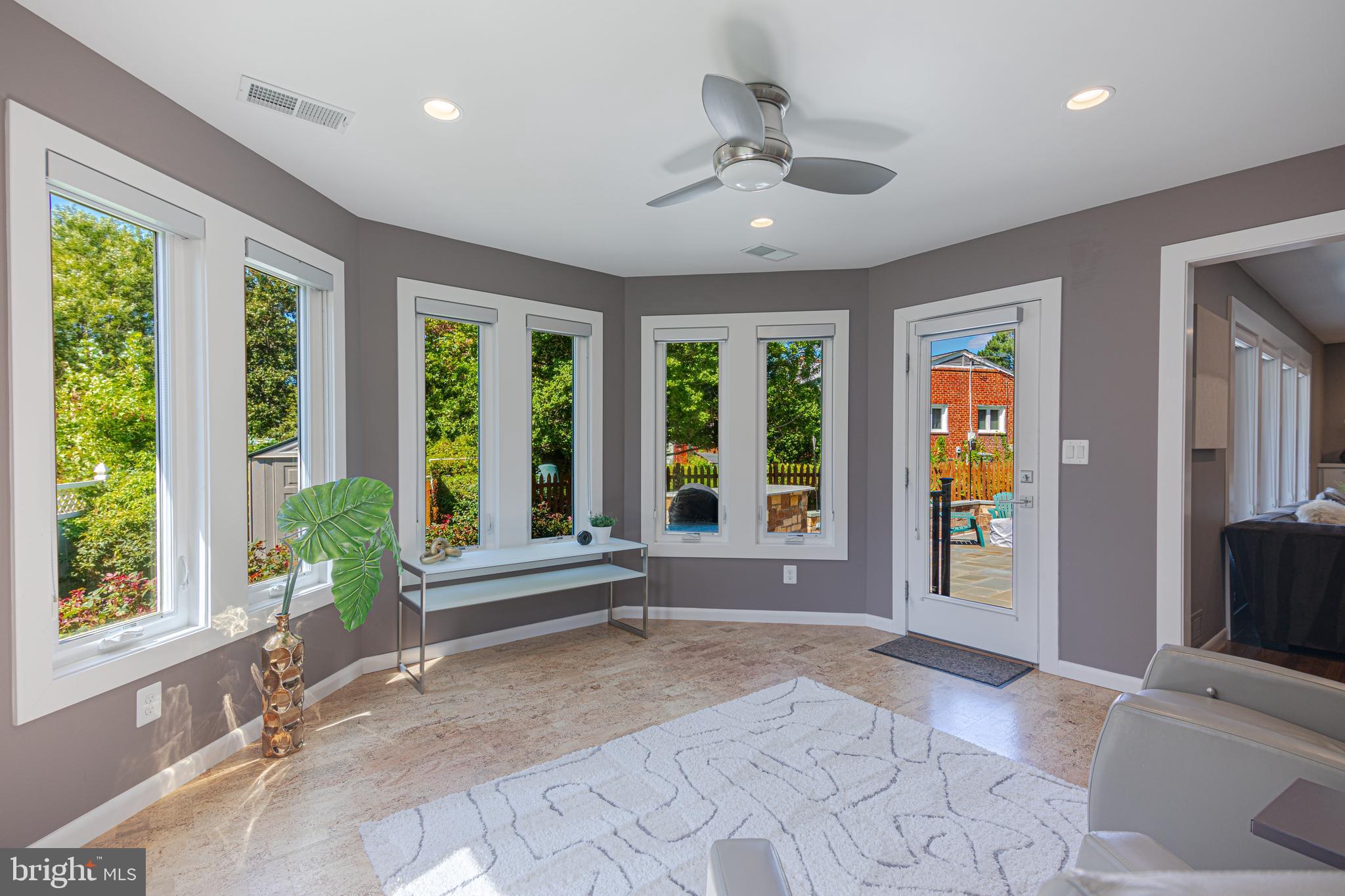 1622 WESTMORELAND STREET