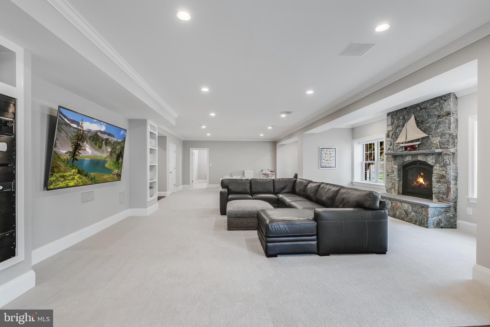 7030 Elizabeth Dr