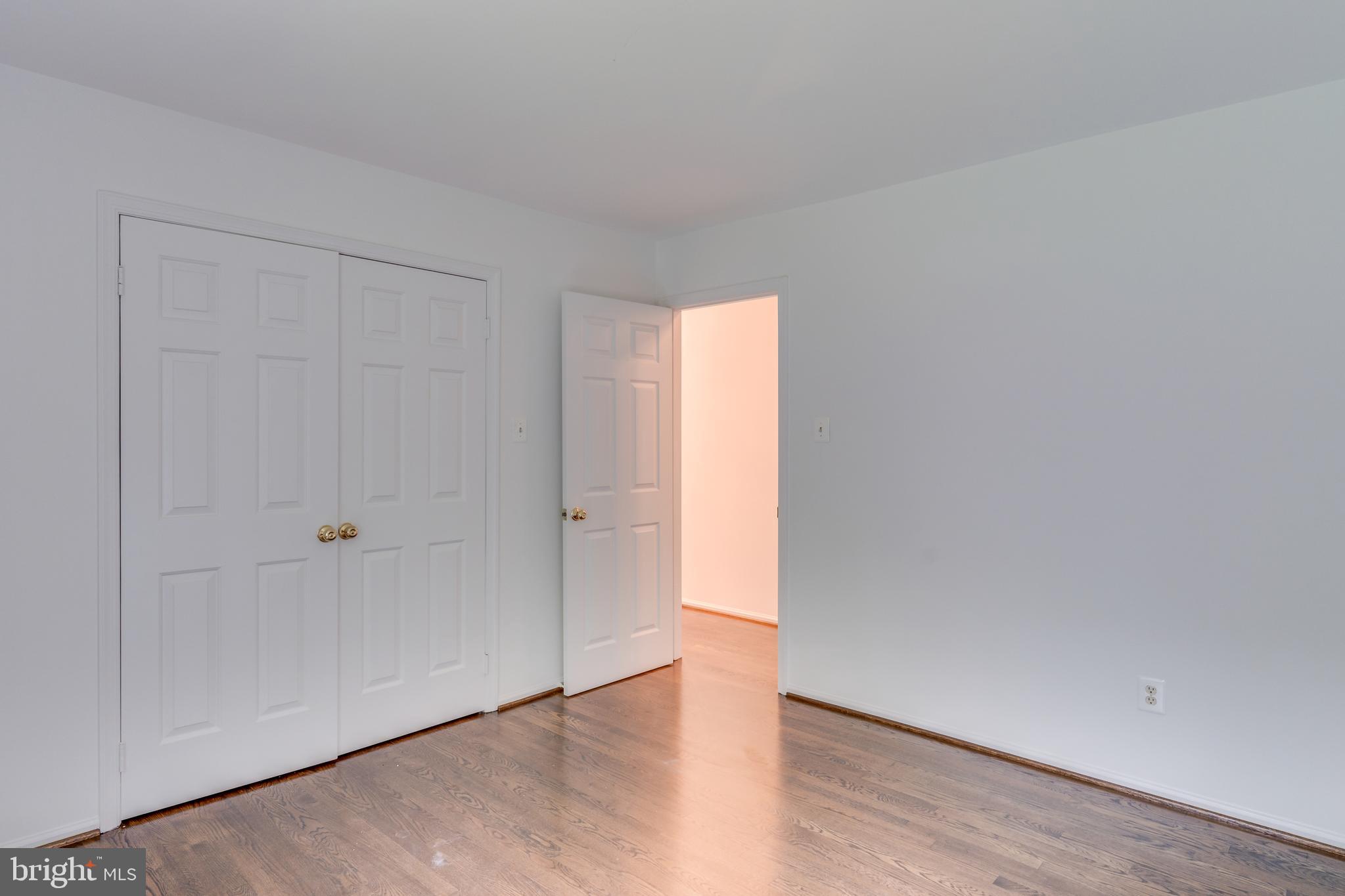 906 Ridge Dr