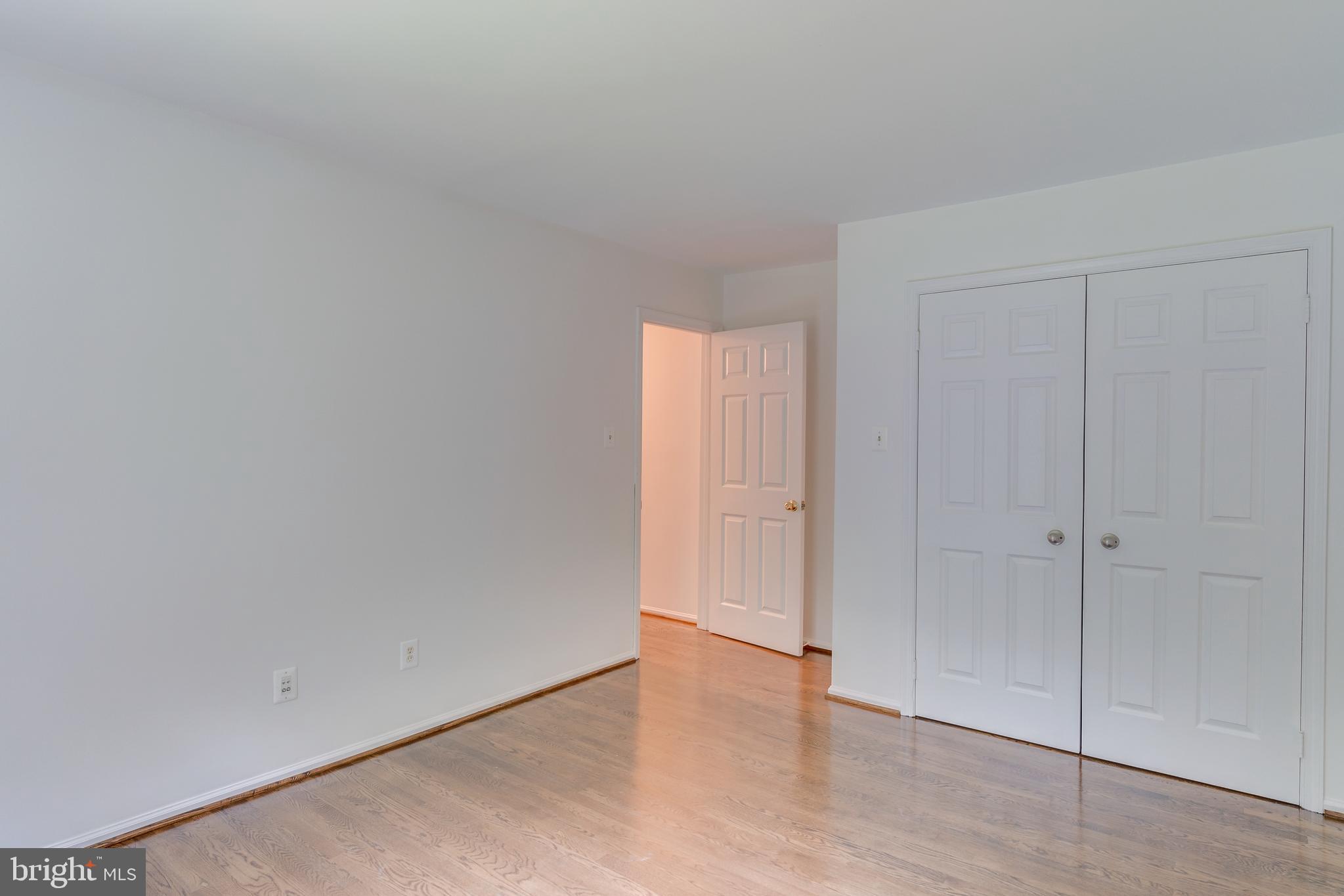 906 Ridge Dr