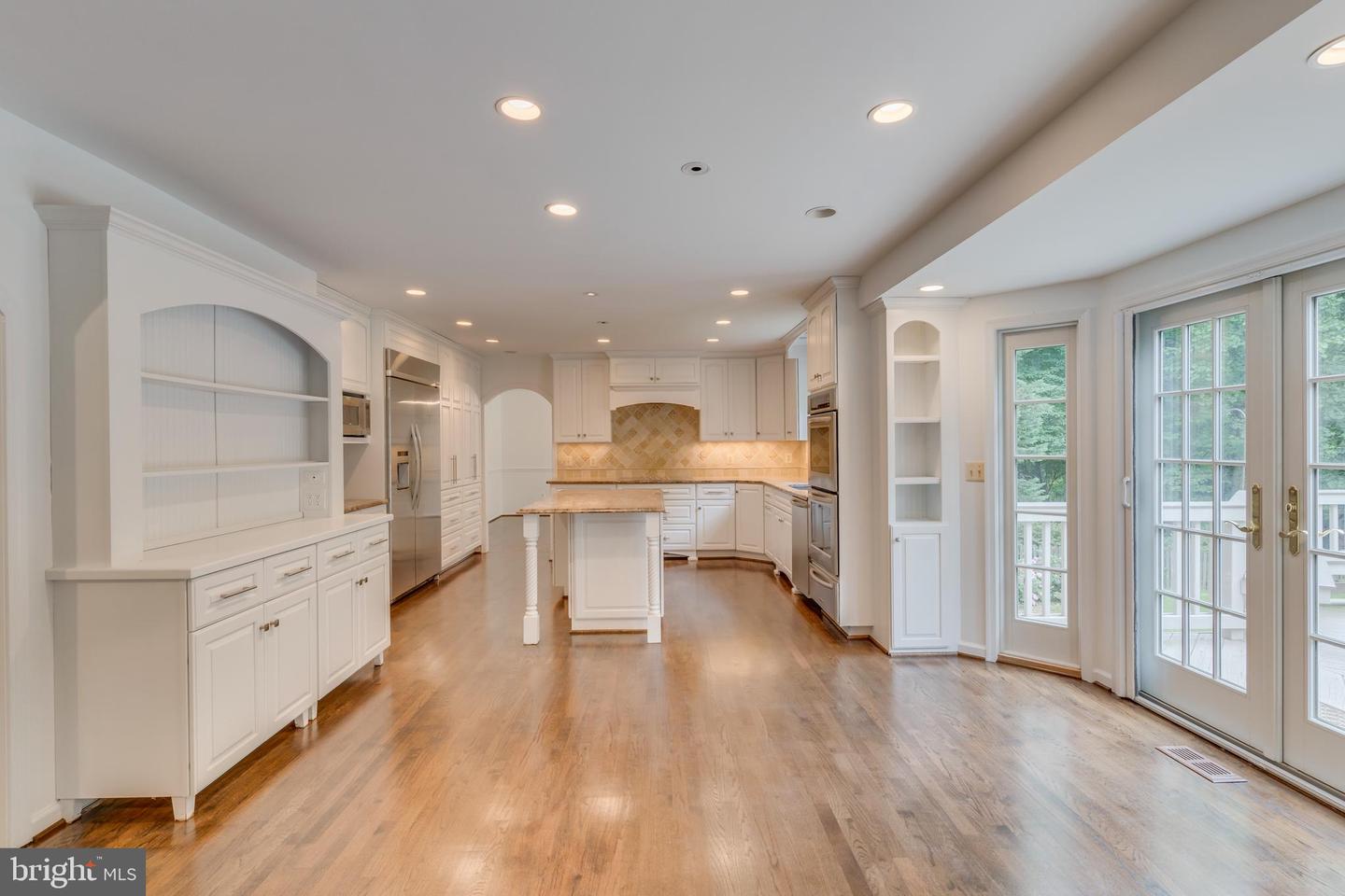 906 Ridge Dr