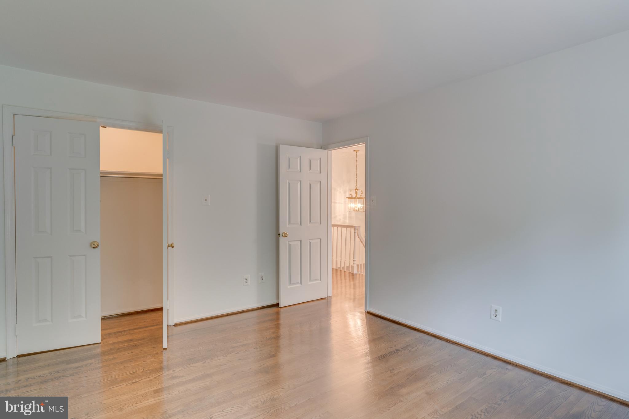 906 Ridge Dr