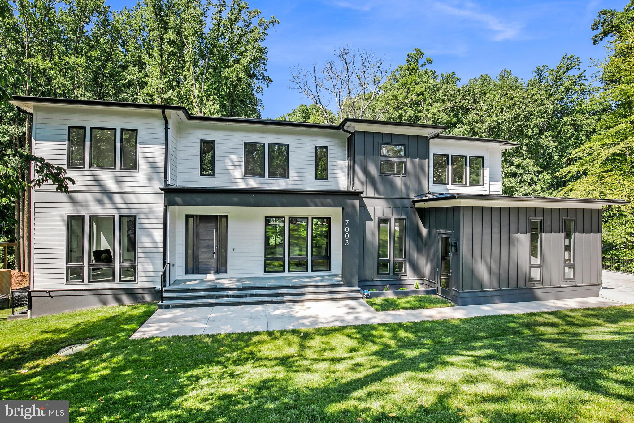 7003 River Oaks Dr