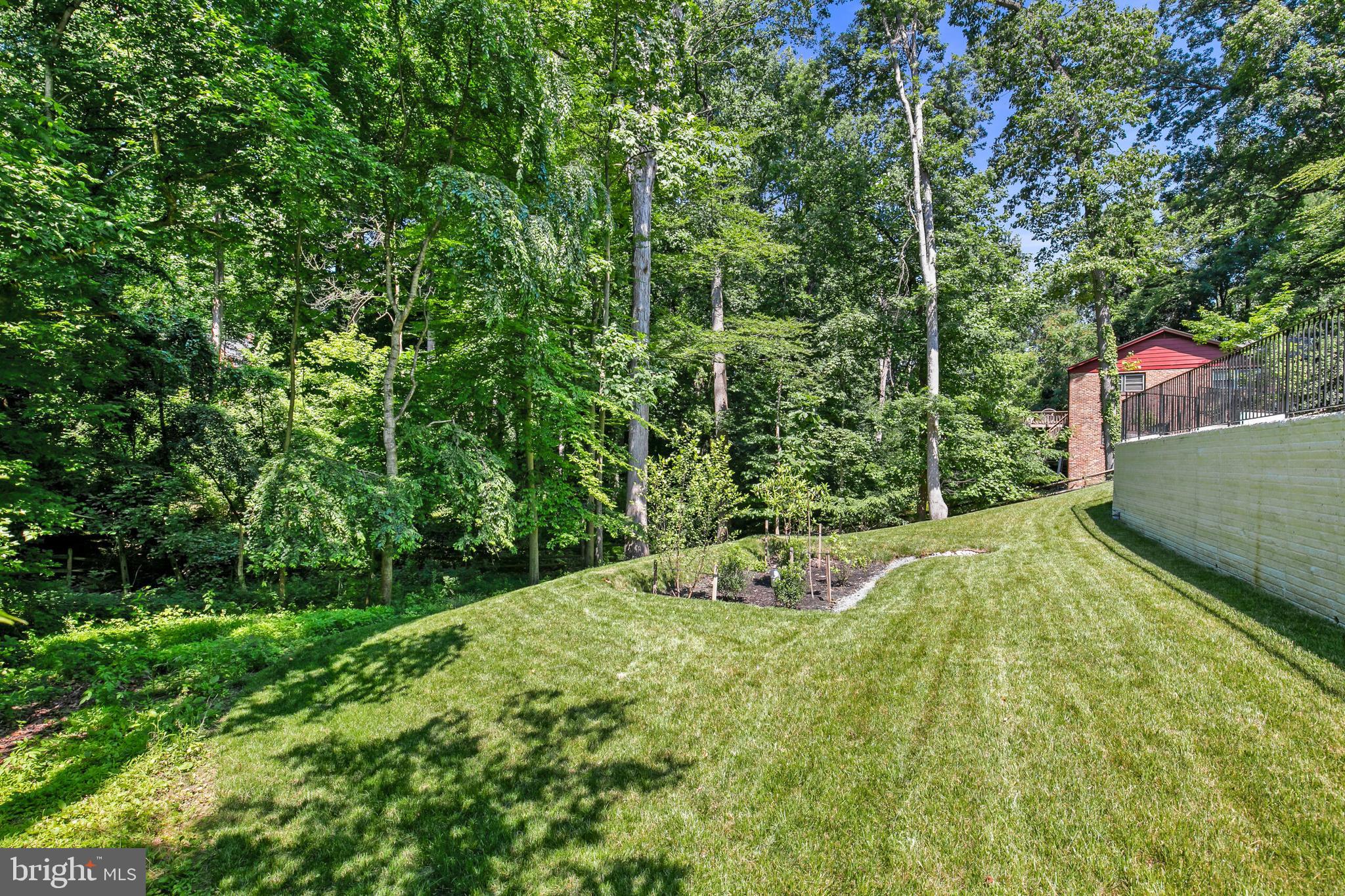 7003 River Oaks Dr