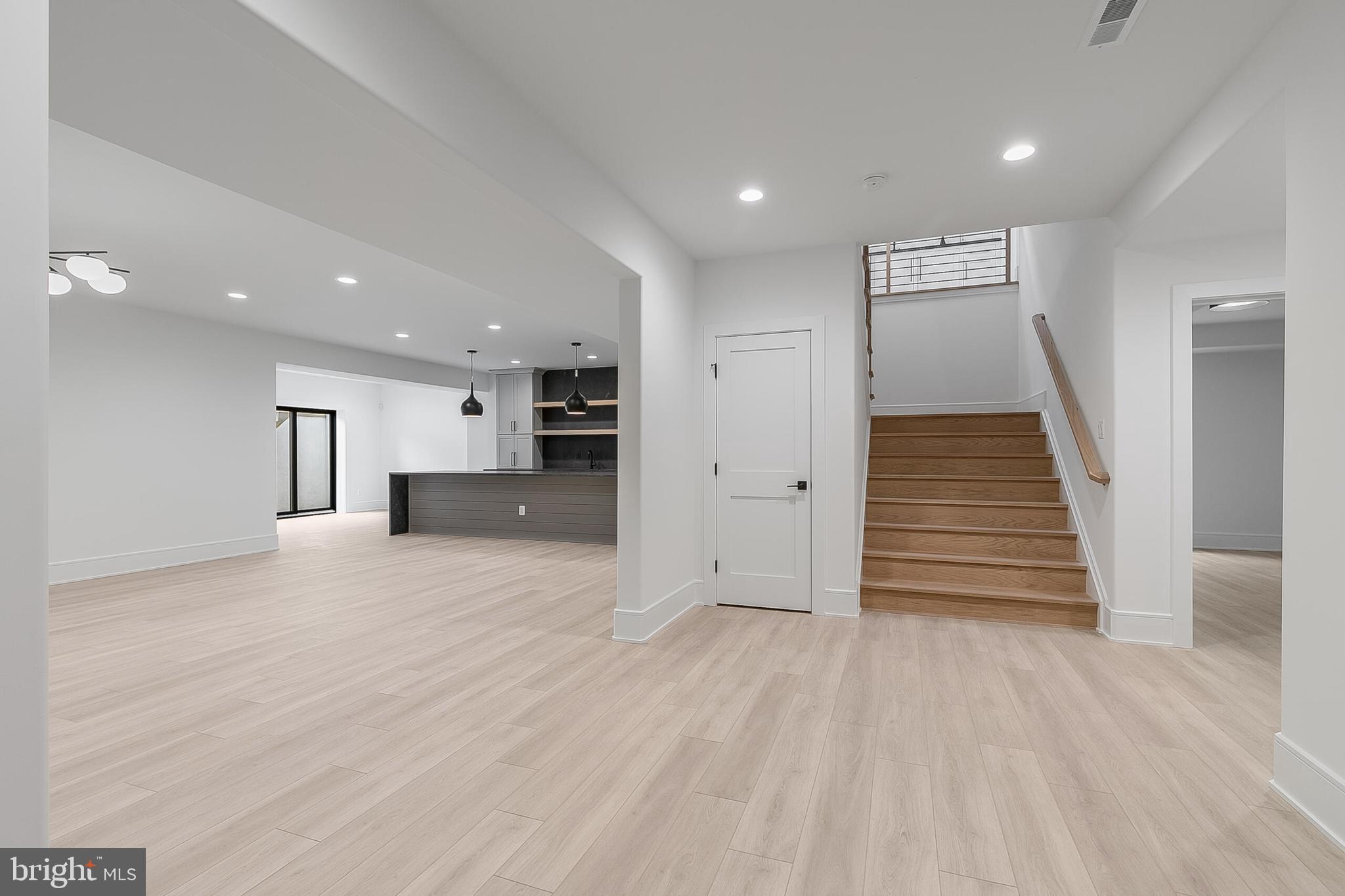 1124 Guilford Ct