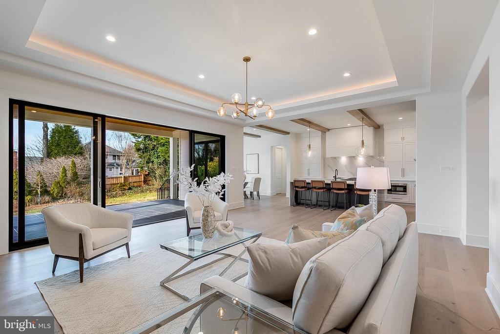 1124 Guilford Ct
