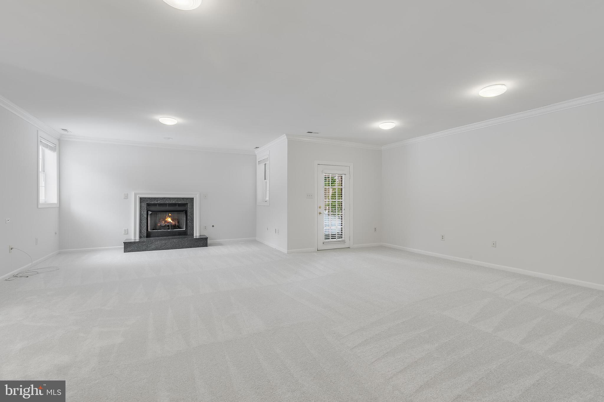 1008 Jarvis Ct