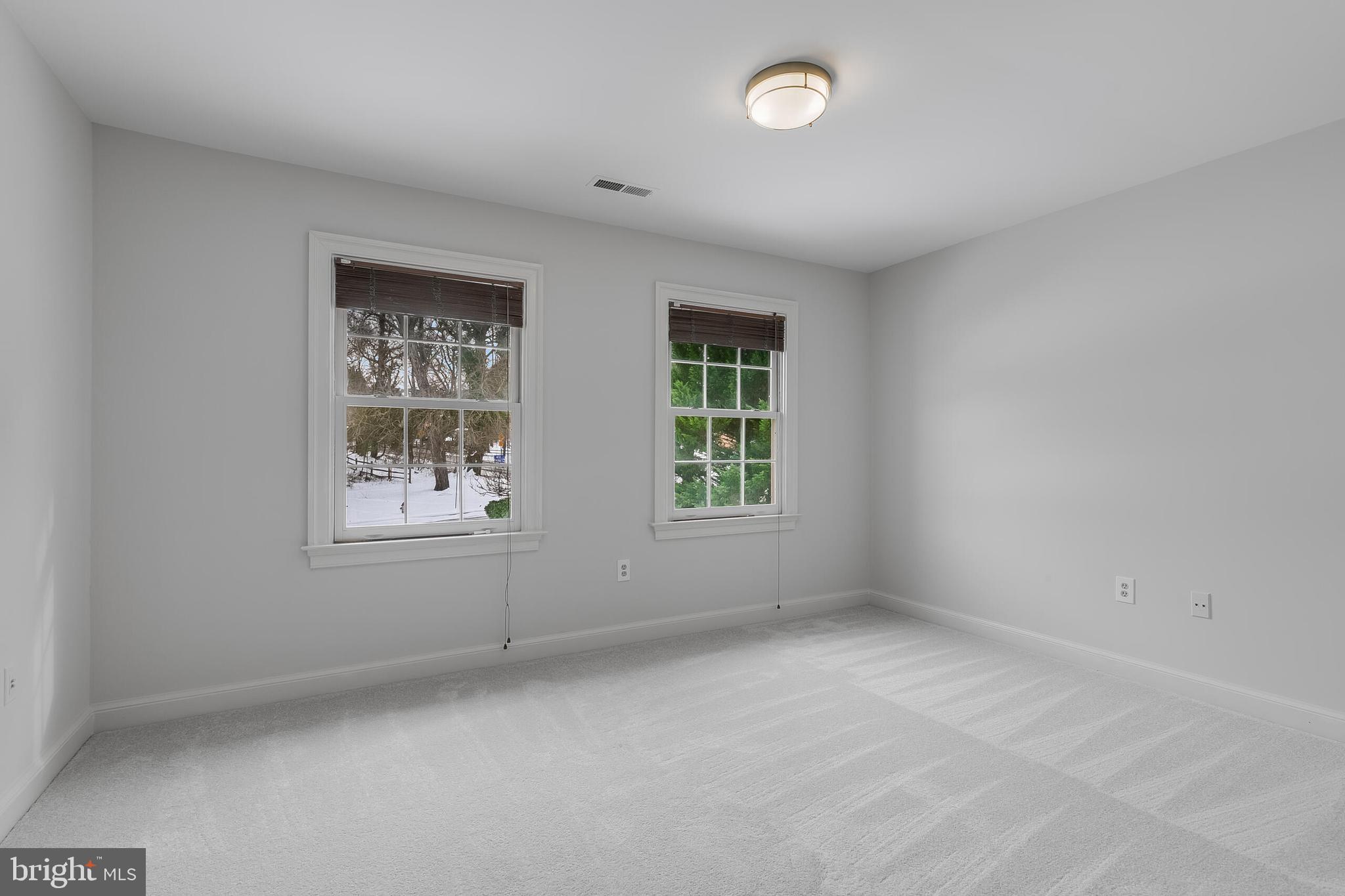 1008 Jarvis Ct