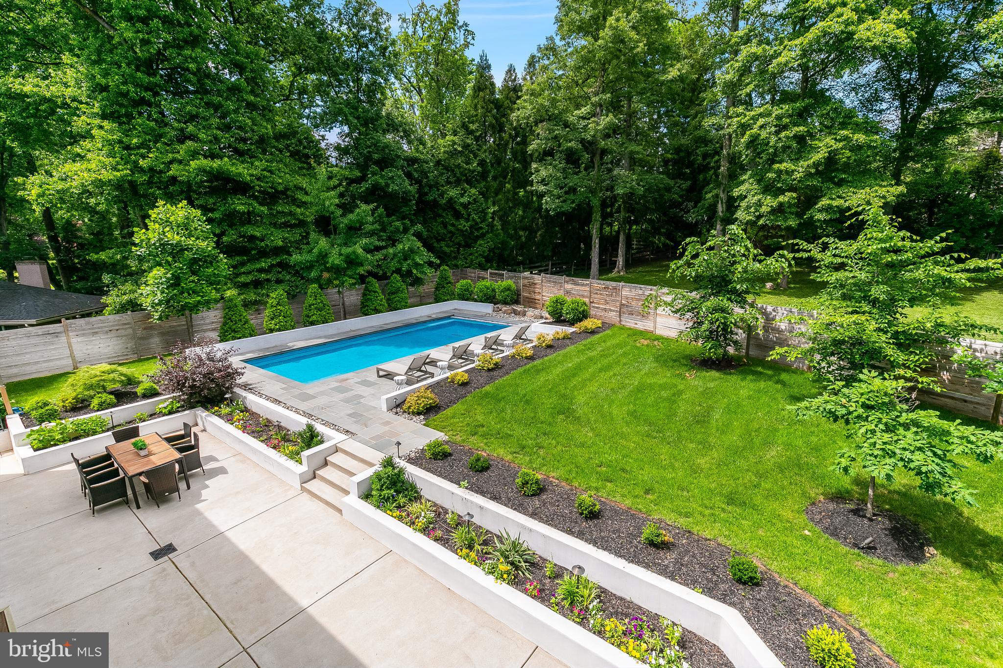 5914 Woodley Rd