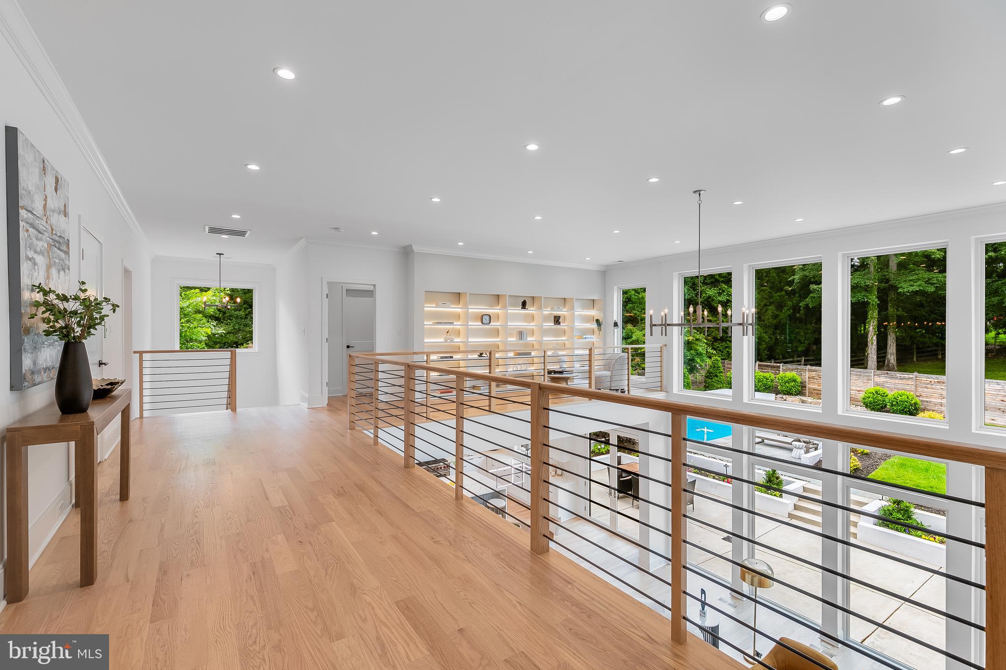 5914 Woodley Rd