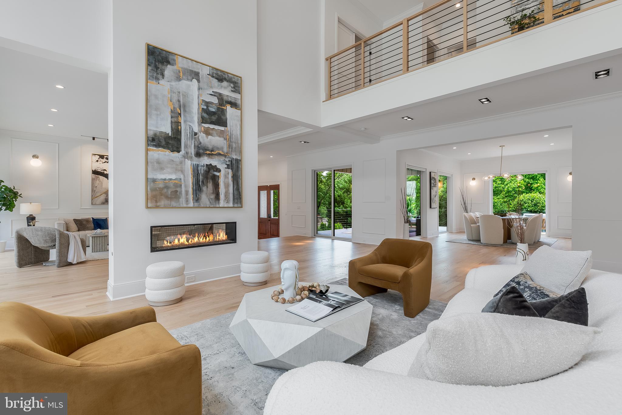 5914 Woodley Rd