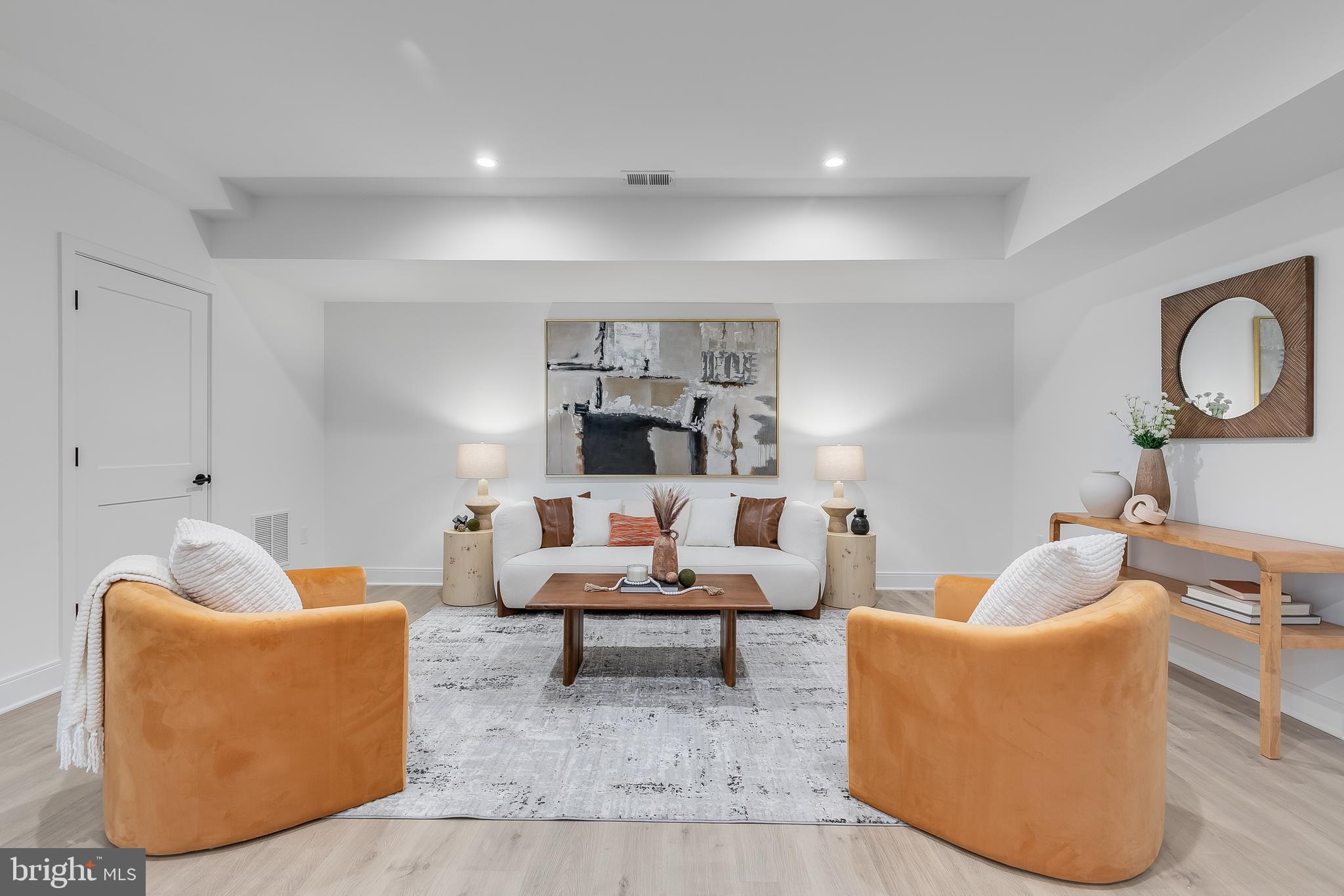 5914 Woodley Rd