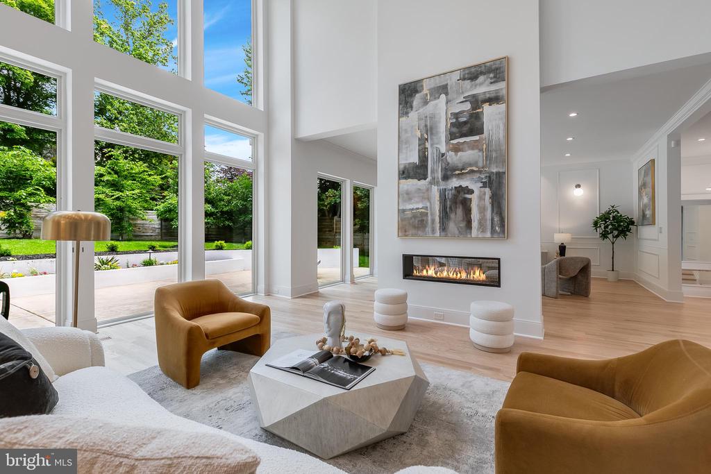 5914 Woodley Rd