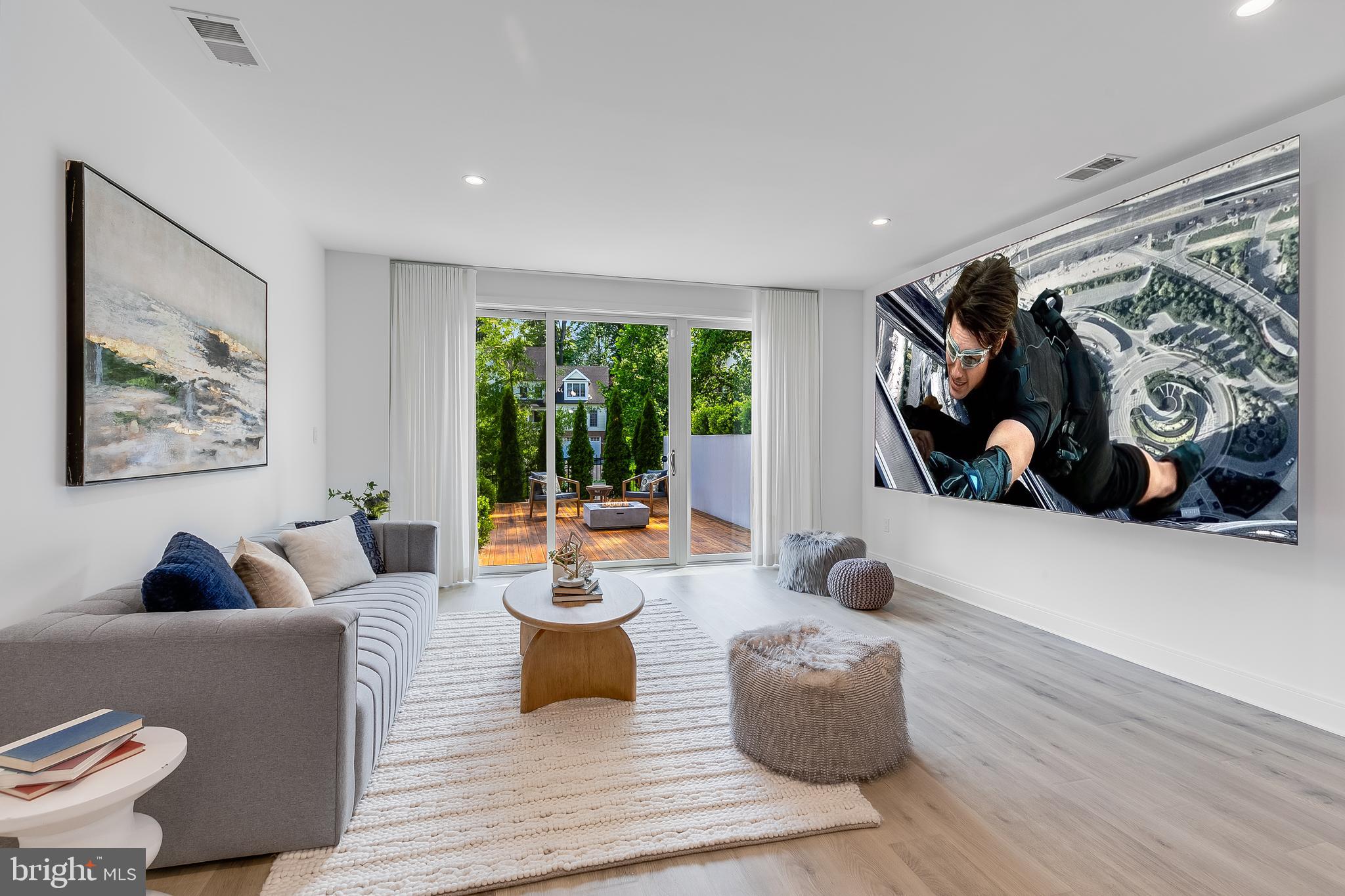 5914 Woodley Rd